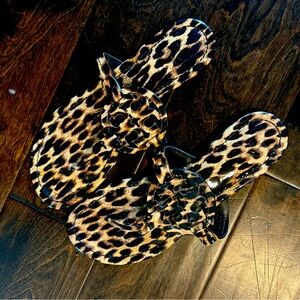 SOLD 🚫 Tory Burch miller sandals